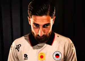رونمایی از جهانبخش مقابل پی‌اس‌وی
