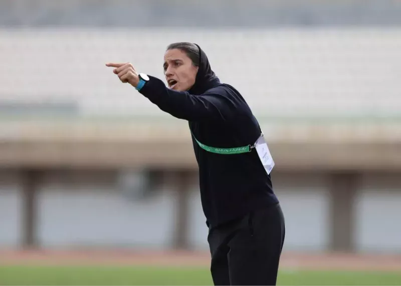 نیلوفر اردلان در پرسپولیس ماندنی شد