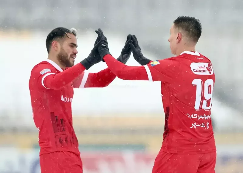 دو ستاره پرسپولیس روی نیمکت یخ زدند!