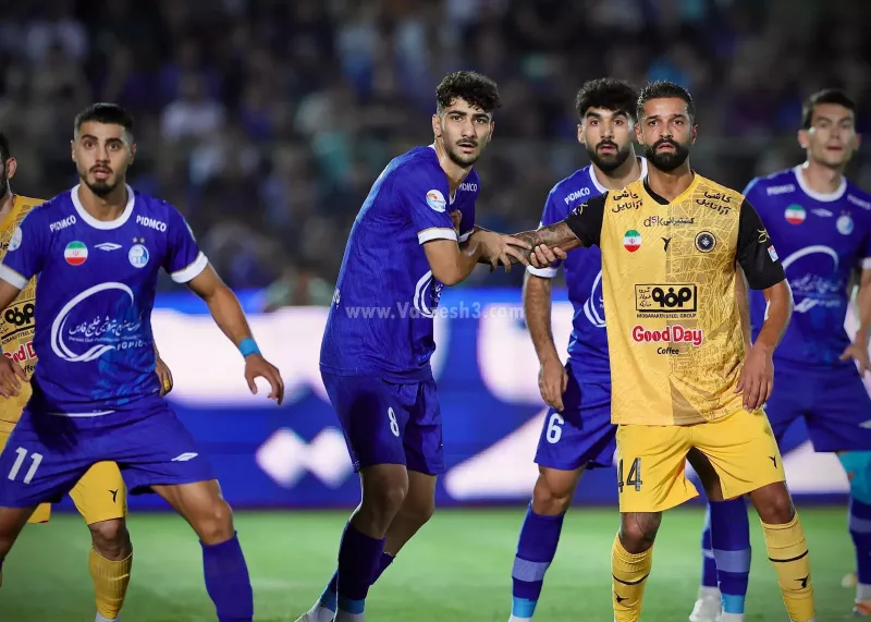لوزی آهنی استقلال، بدون یک ترک