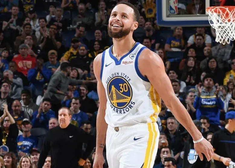 10 سال صدرنشینی کری در دستمزد NBA