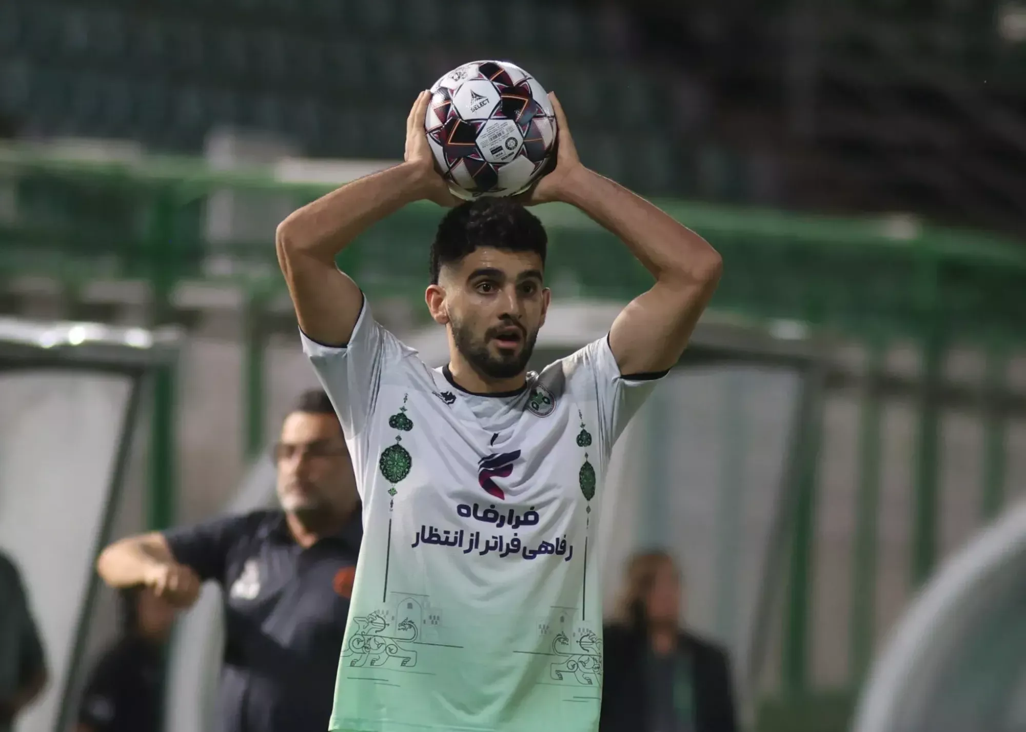 اعتماد سریع ویسی به مدافع خبرساز ذوب‌آهن