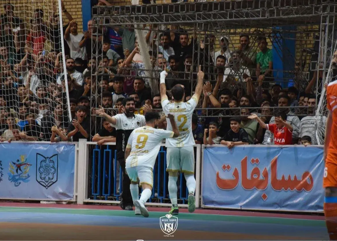 بازیکن لیگ برتری به خودی و غیرخودی زد!
