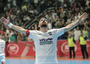 عادت سالنیباز گلزن برای تاجگذاری در مسابقات بزرگ