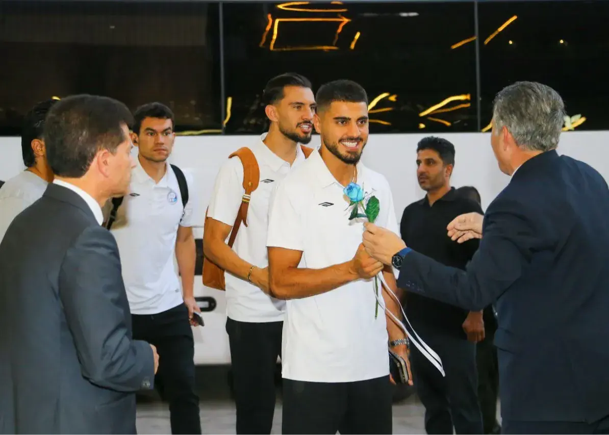 استقبال گرم اصفهانی‌ها از استقلال(عکس)