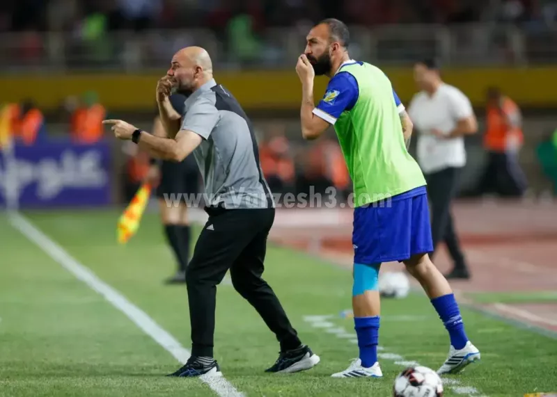 فرمانده استقلال طاقت نشستن ندارد! (عکس)