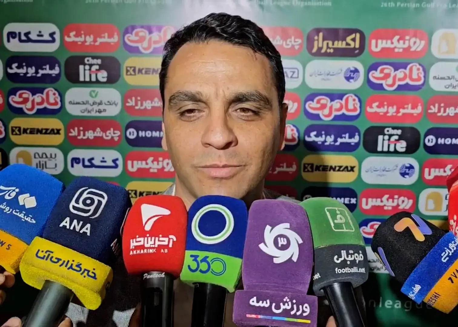فتاحی: استقلال تا نیم‌فصل بازیکن نمی‌گیرد