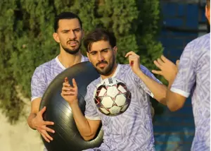 مصدوم بزرگ استقلال آماده ورود به زمین