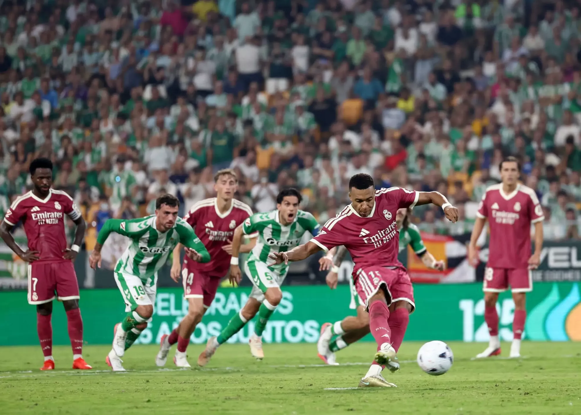2533098