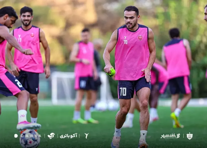 سوپرایز کادر فنی پرسپولیس در مورد اورونوف!