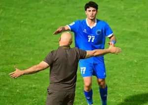 منصوریان و الطلبه: فرار از بحران بدون یک ثانیه تمرین