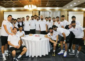 کیک تولد آزادی با آرزوی بازگشت به گلزنی