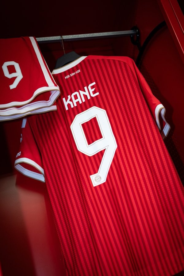 2535616