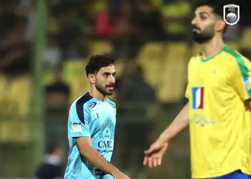 امضای پاسور چادرملو روی دومین برد(عکس)