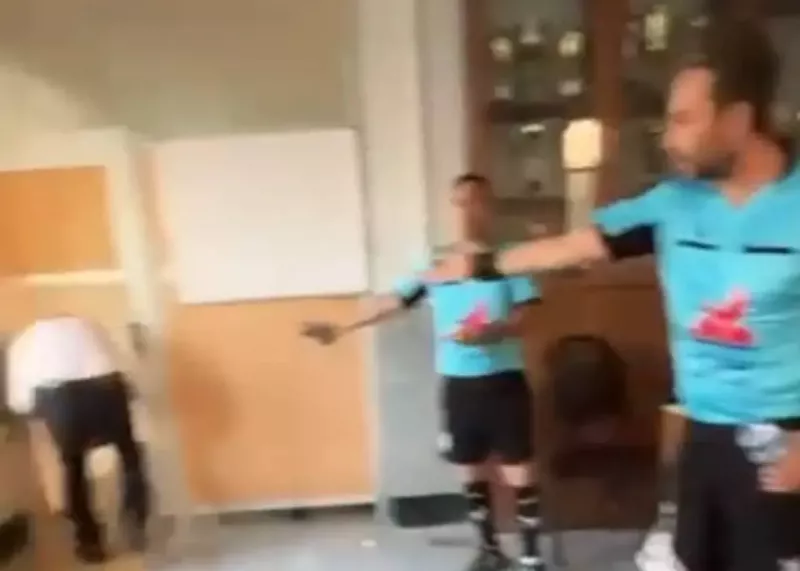 سرقت طلا و پول از داوران در لیگ یک!