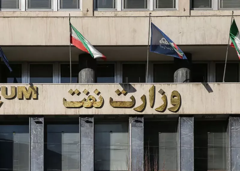 پایان پرداخت به کارمندان دولت در نیمکت تیمهای نفتی