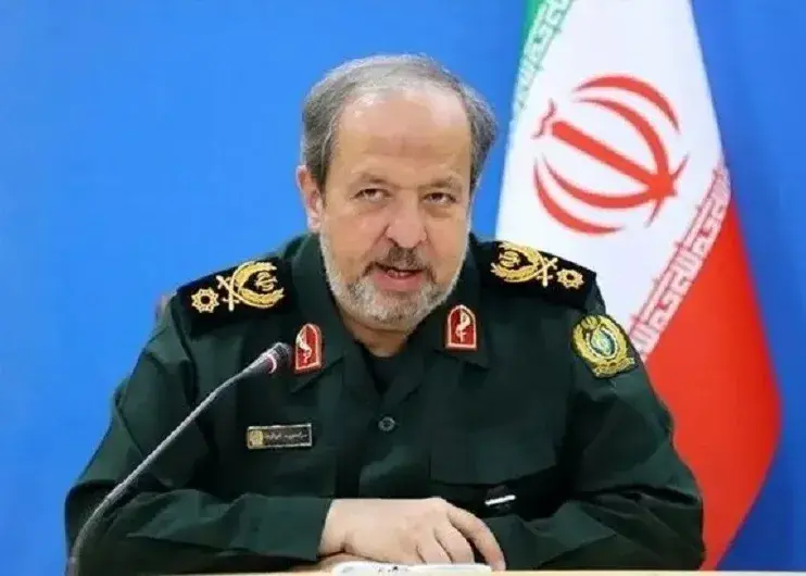 عملکرد وزارت دفاع در دوران جنگ بررسی میشود