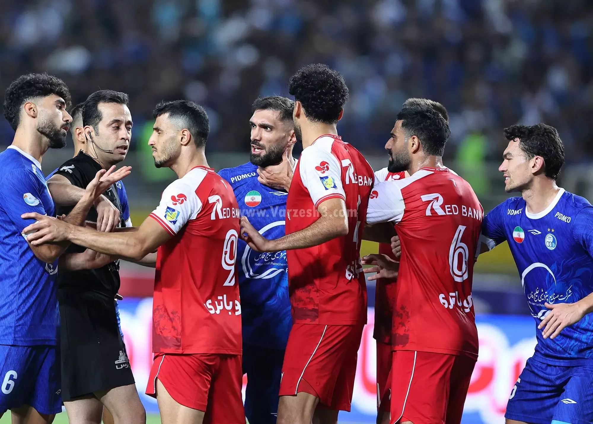 واکنش تند پرسپولیس و سپاهان به اهدای جام به استقلال!