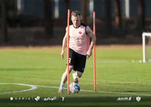 مدافع خارجی پرسپولیس بالاخره آفتابی شد! (عکس)