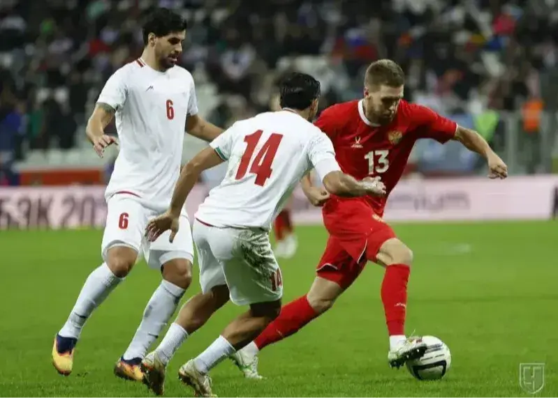 کنایه مدافع روس به ایران: پر خطا و بزن زیرش!