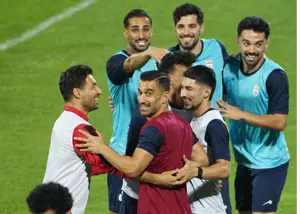 نمایش درخشان و هماهنگ تیم ملی در فرودگاه! (عکس)