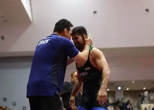 قهرمان المپیک زانو زد: گام بلند یونس برای طلا