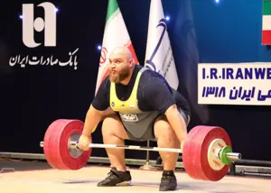 تعقیب و گریز استقلال و سپاهان در لیگ‌ وزنه‌برداری