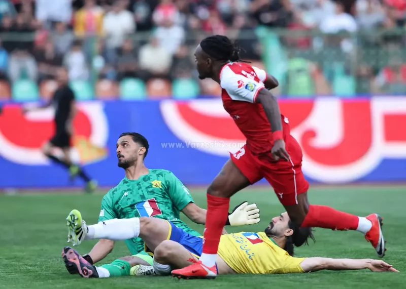 گزارش زنده: پرسپولیس 1 - صنعت نفت 0