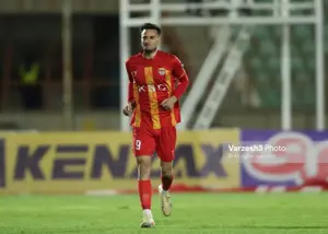گل فولاد به شهربابک با نقشآفرینی یک دیوار !