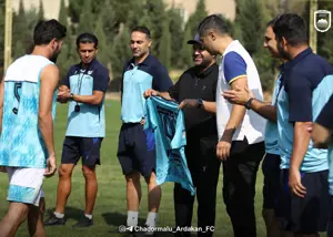 پیراهن شماره ۱۰۰ برای مرد روزهای مهم چادرملو