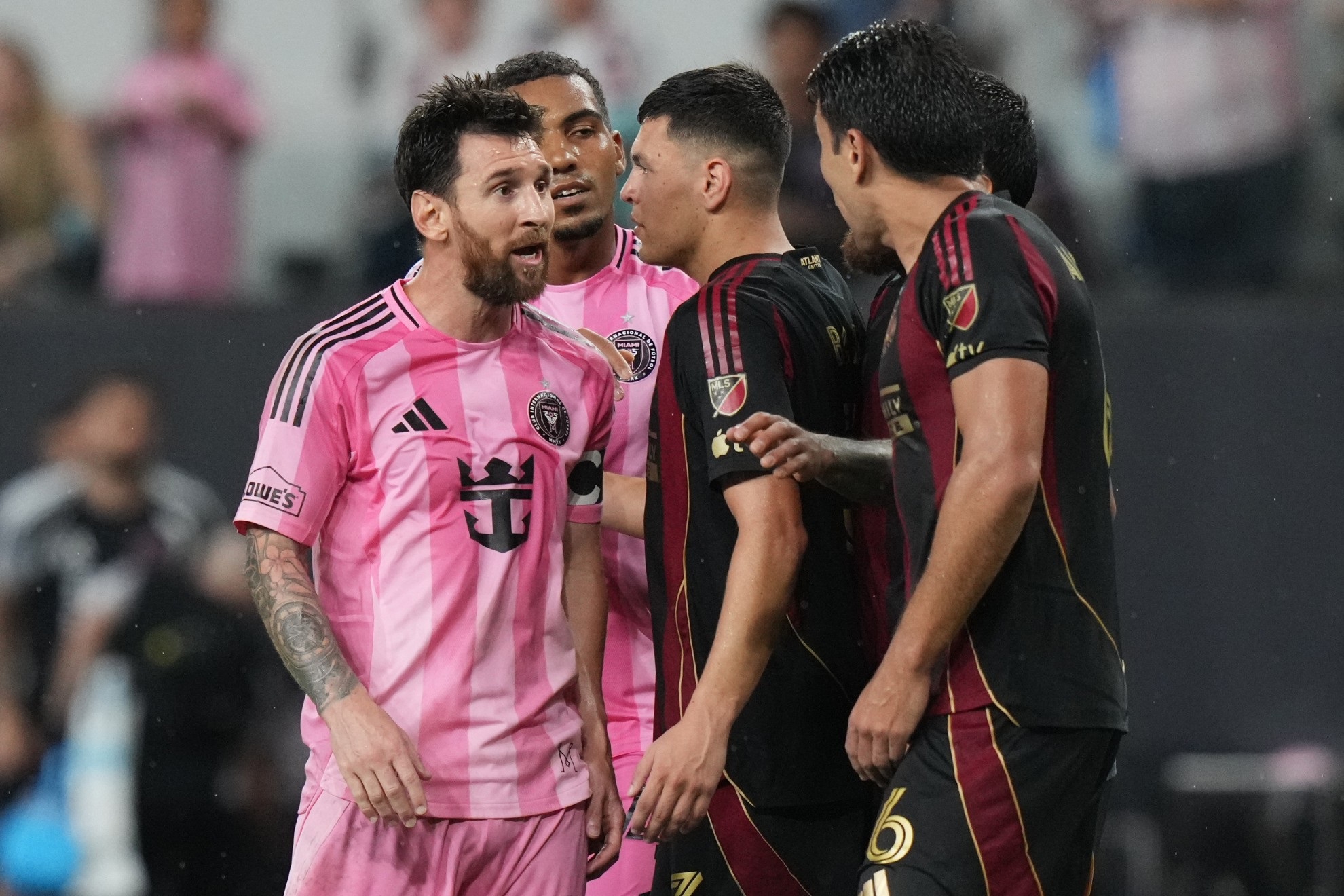 2551378