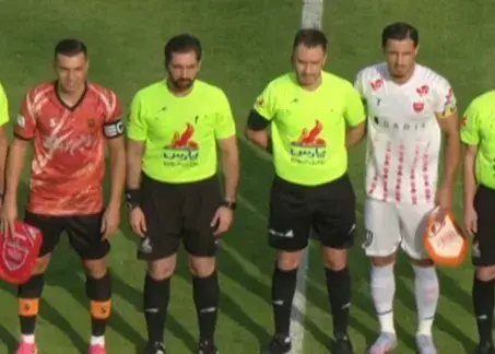 سرخپوشان به دنبال حفظ صدر؛ گزارش زنده: پرسپولیس صفر _ مس شهربابک صفر پرسپولیس در دیدار حساس به مصاف مس شهر بابک رفته است.