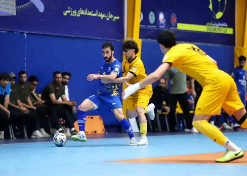 آلارم هشدار برای صدرنشین لیگ برتر از درون تیم