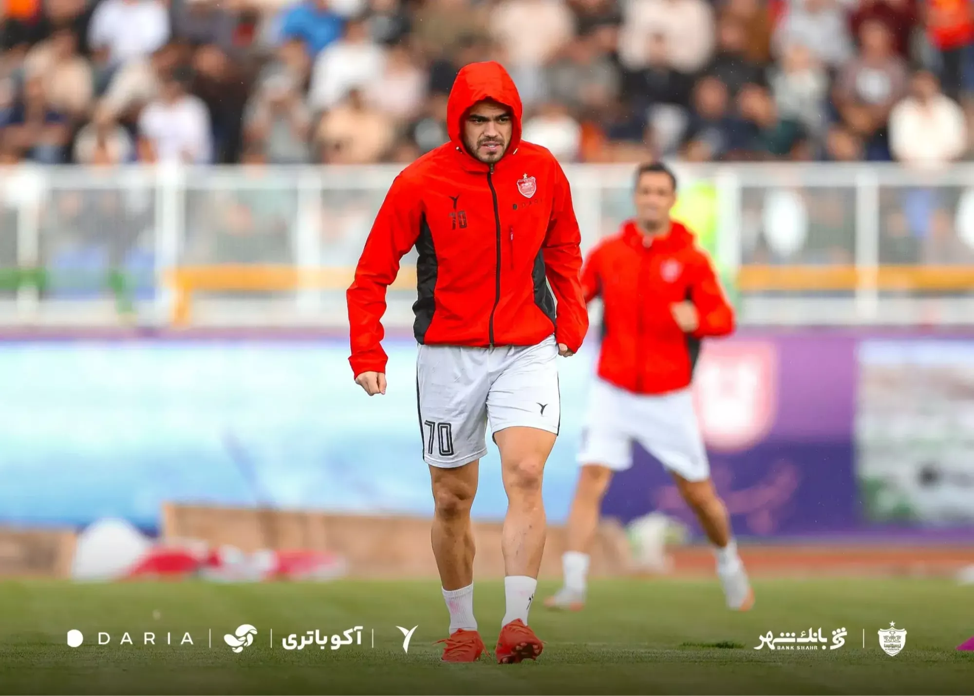 علت تعویض اوستون اورونوف چه بود؟