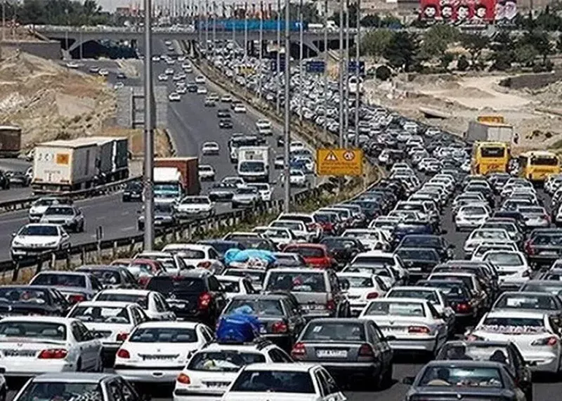 ترافیک نیمهسنگین در ۴ محور منتهی به تهران