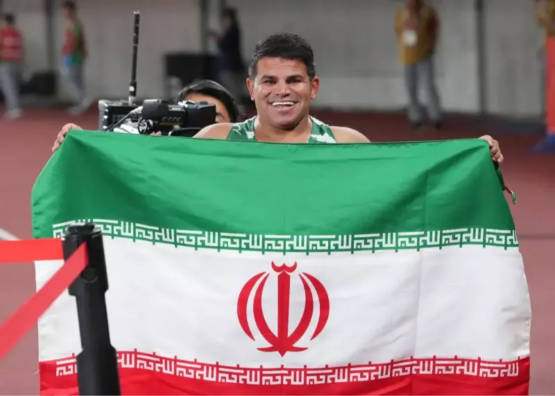 طلا بر گردن بیتسیاح: خاطره تلخ پاریس پاک شد