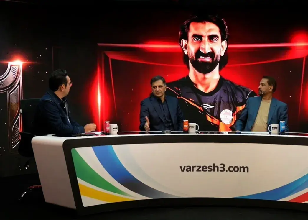 افتتاحیه برجام، قسمت اول از فصل دوم بیرانوند غیرعادی است، او را به پادگان نبرید! در برنامه اول فصل جدید برجام، سه موضوع مهم را با جزئیات بررسی کردیم؛ بازی جنجالی ملوان تراکتور، پرونده سربازی علیرضا بیرو و داوری استقلال و چادرملو.