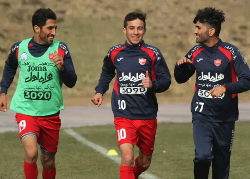 نصف فولاد از سوی پرسپولیسی‌ها تشویق شدند!