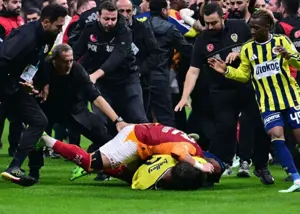 وقتی مردهای گنده پولدار همدیگر را می زنند!