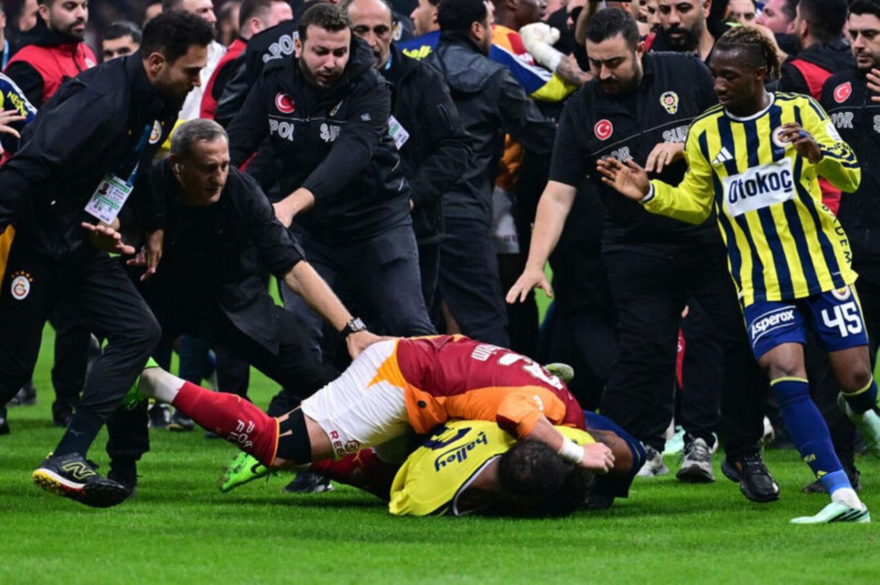 2555353