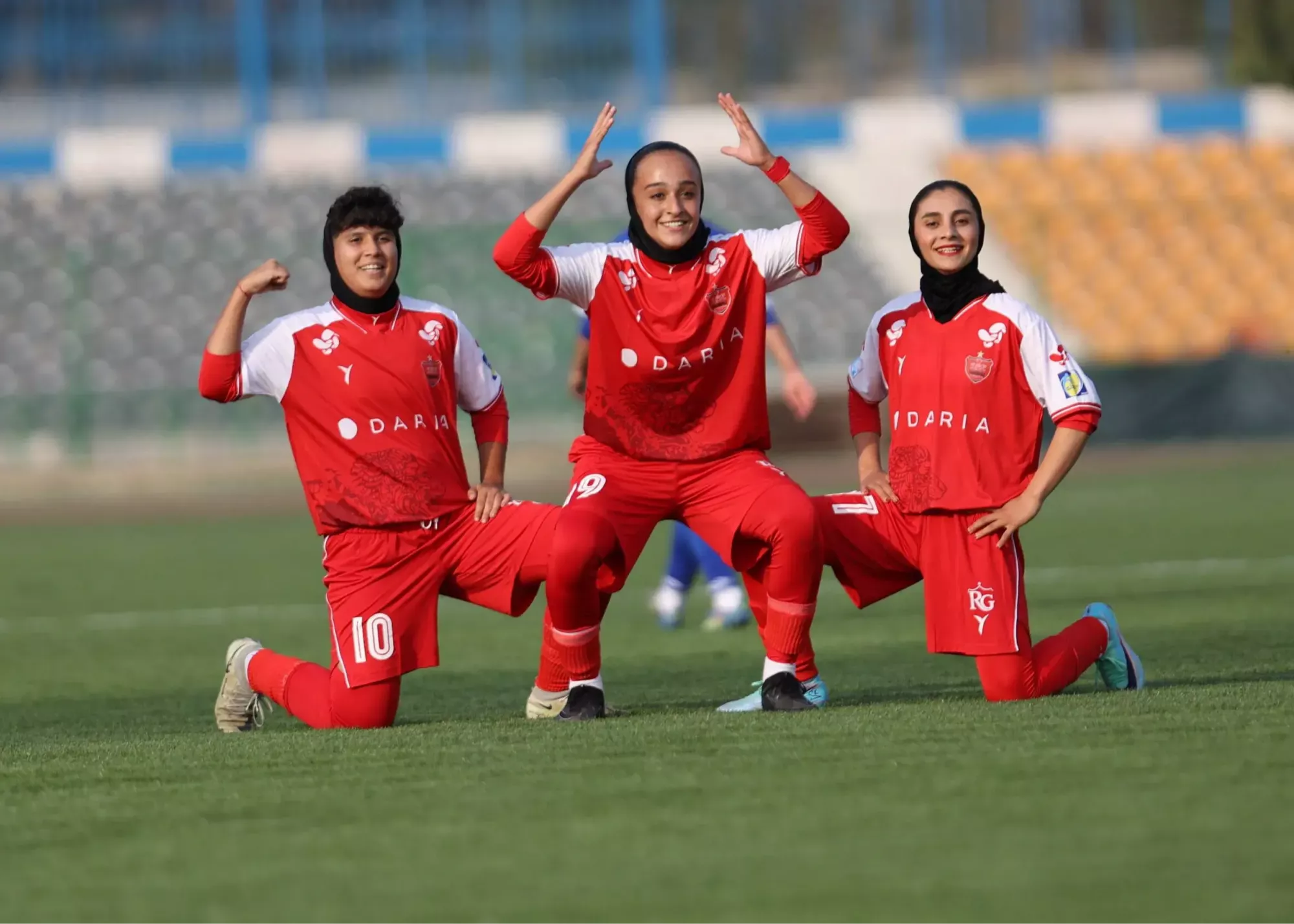 زنده : پرسپولیس ۲ - استقلال صفر