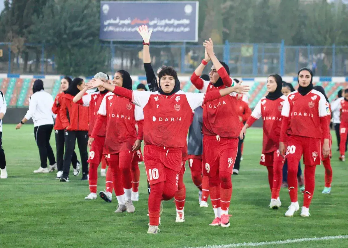 پرسپولیس 2- استقلال 1: دربی تاریخی به رنگ قرمز تند!