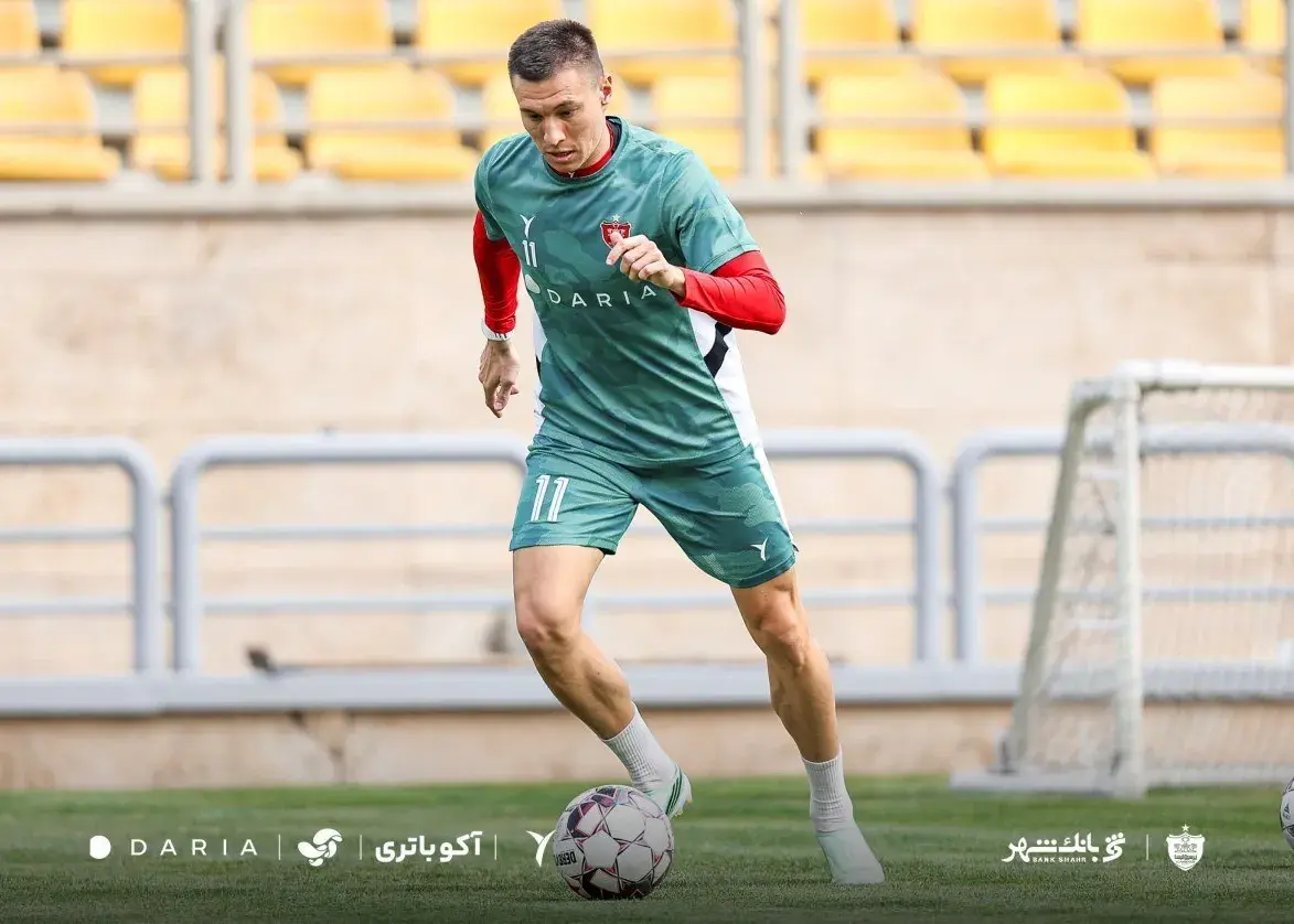 ستاره پرسپولیس بازی با فولاد را فراموش کرد!