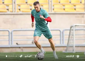 ستاره پرسپولیس بازی با فولاد را فراموش کرد!