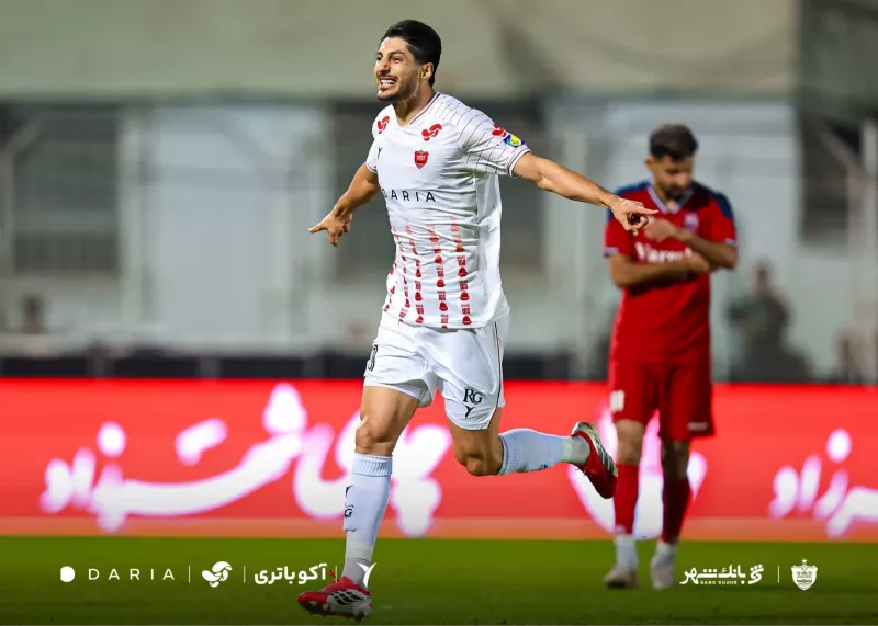 گزارش زنده: نساجی صفر _ پرسپولیس یک